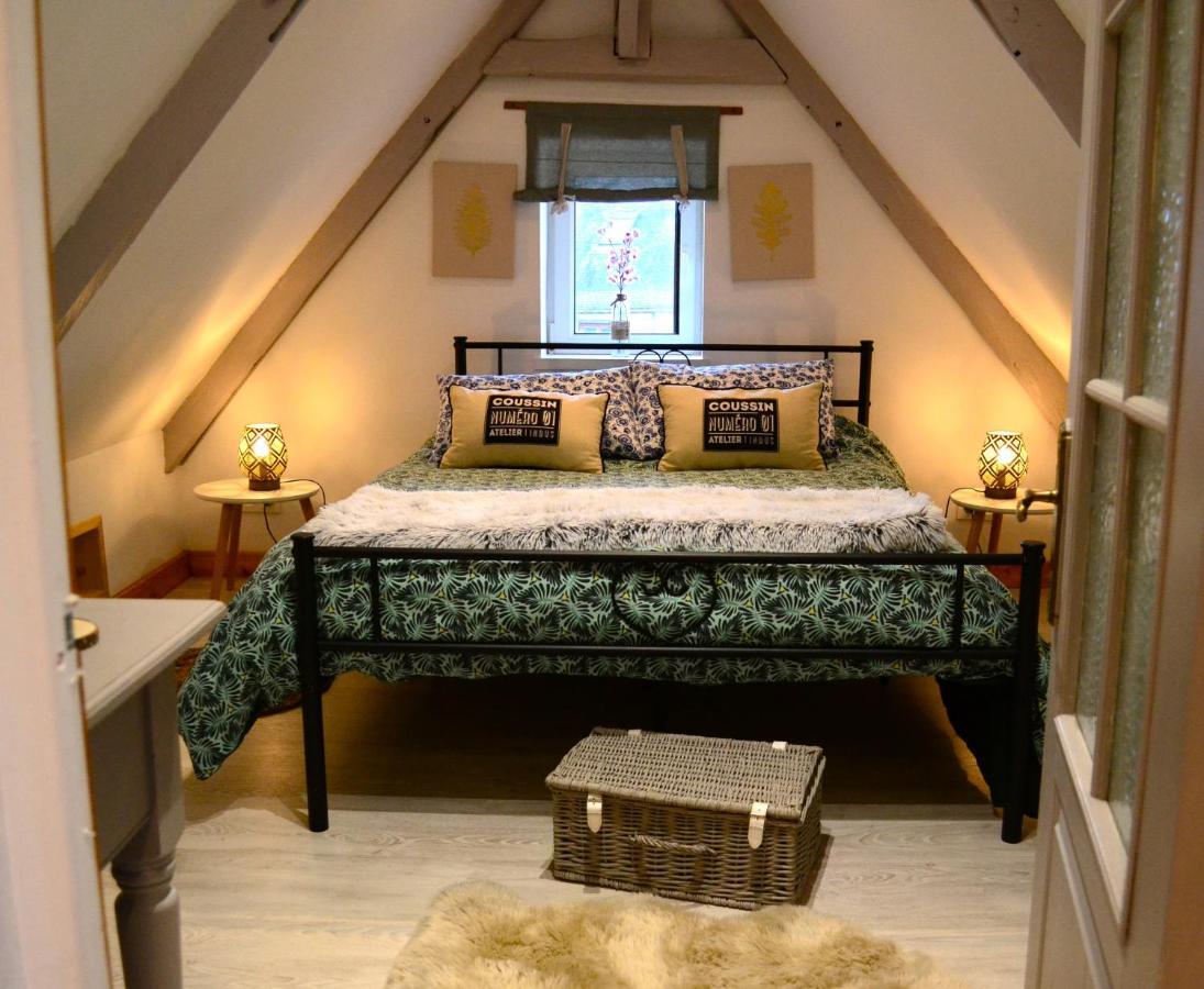 Le Vieux Moulin Gites - Detached Cottage With Garden Views And Pool Guegon ภายนอก รูปภาพ