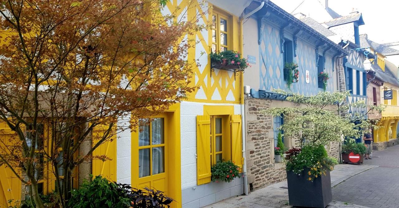 Le Vieux Moulin Gites - Detached Cottage With Garden Views And Pool Guegon ภายนอก รูปภาพ