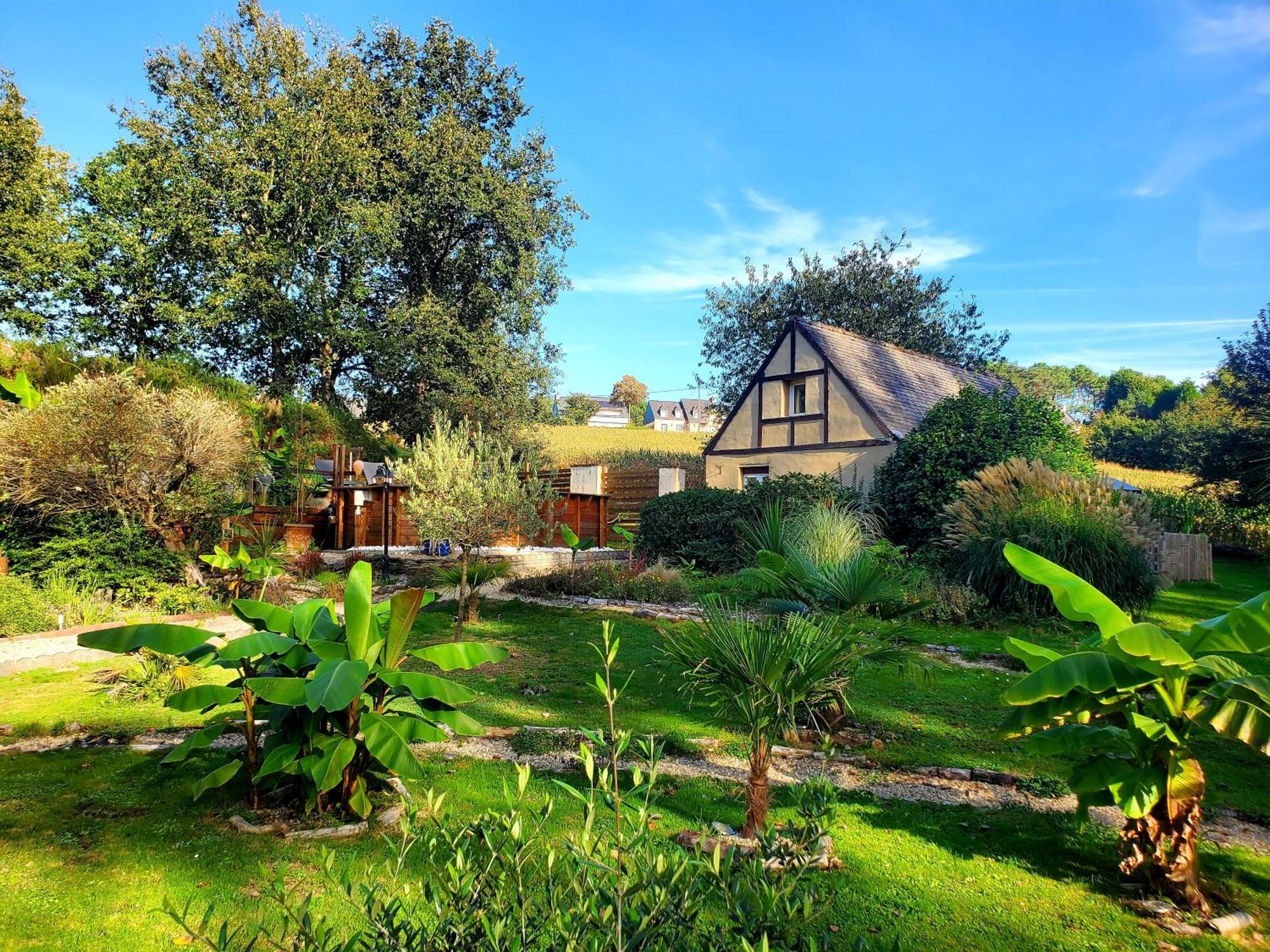 Le Vieux Moulin Gites - Detached Cottage With Garden Views And Pool Guegon ภายนอก รูปภาพ